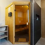 Huge With Sauna And Free Parking